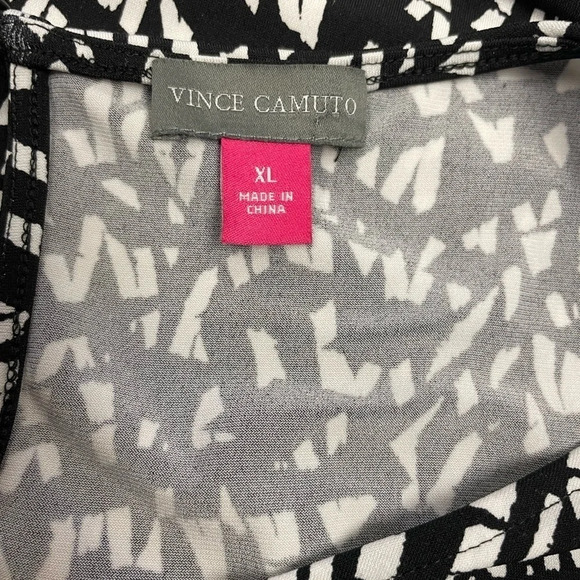 Vince Camuto Stretchy Blouse Short Sleeve  Cold Shoulder Geometric Size XL - Picture 7 of 8